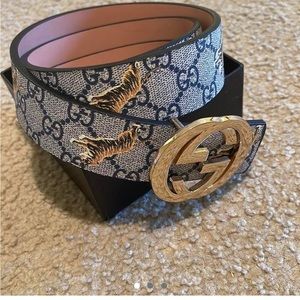 Gucci tiger printed belt